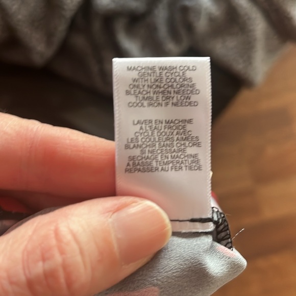 Like new Tinsel floral top - Picture 11 of 14